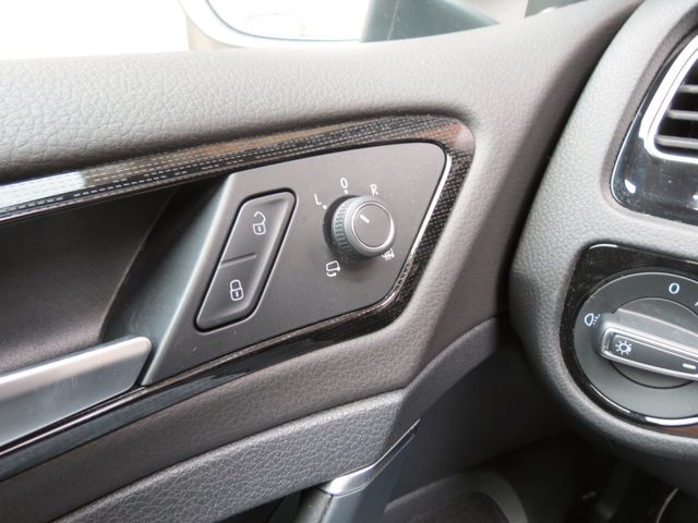 Volkswagen Golf VII Lim. Highline DSG/ TSI 1,5 R-Line+NAVI