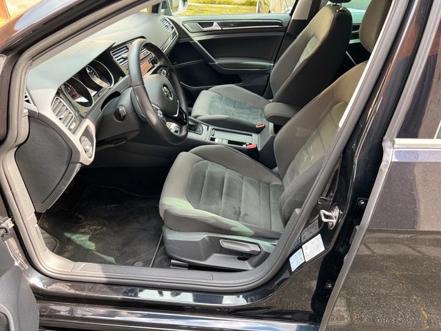 Volkswagen Golf VII Lim. Highline DSG/ TSI 1,5 R-Line+NAVI