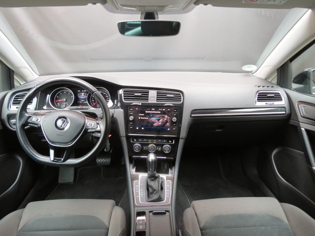 Volkswagen Golf VII Lim. Highline DSG/ TSI 1,5 R-Line+NAVI